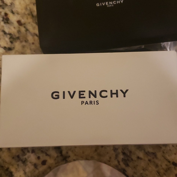 Givenchy 61mm Oversized Sunglasses Color 0PEF-EZ - Picture 7 of 7